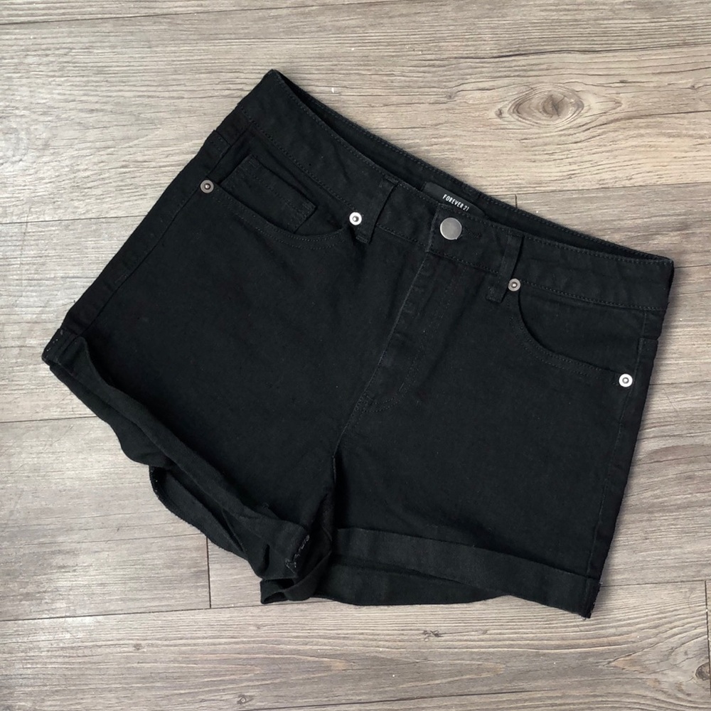Forever 21 Black Mid Rise Shorts Size 27